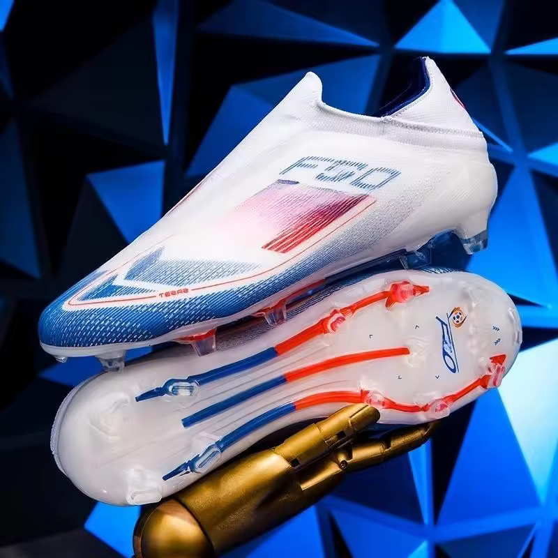 Factory Direct Sales Football Training Soccer Shoes From Factories, Lightweight and Breathable