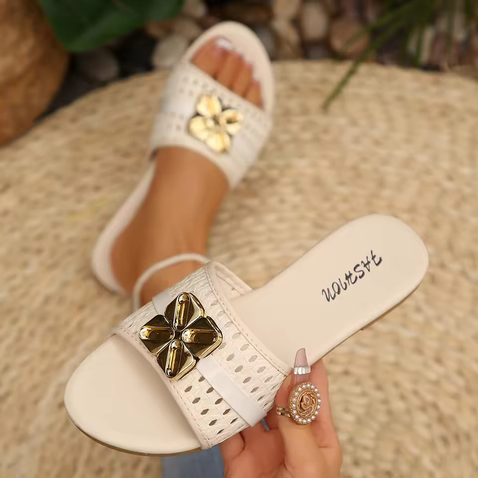 Women Summer Flat Beach Slide Sandals Synthetic Leather Upper Single Strap Open Toe Non-Slip Soft Sole Casual Fashion Metal
