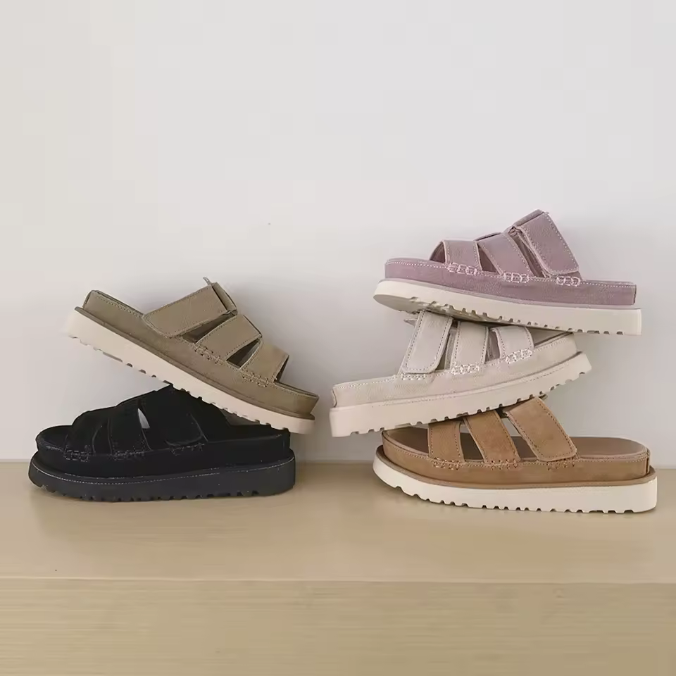 2026 Uggs Leather Sandals for Men Women Casual Couple Summer Beach Shoes Open Toe Thick Soles for Daily Wear