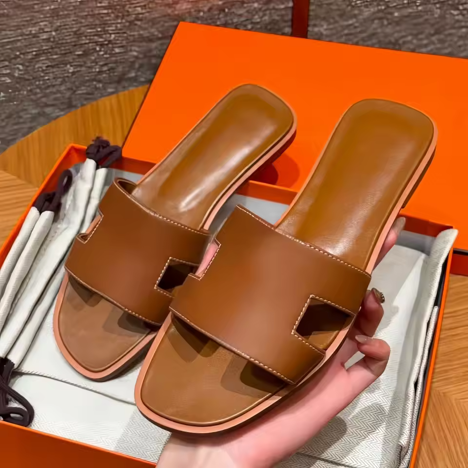 Luxury Light Weight Genuine Leather Anti-Slippery Waterproof Breathable Slides Elegant Fashion Rubber Open Toe Flat Sandals